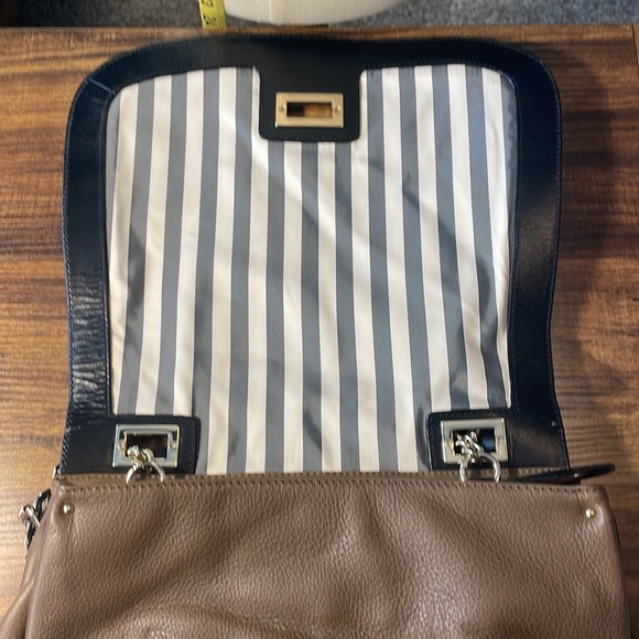 Tre Vero two tone leather handbag with dust bag - Picture 9 of 16